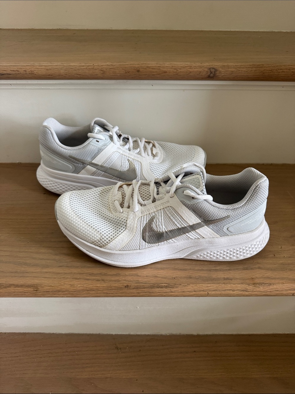 Women’s Nike run swift running shoe size 11